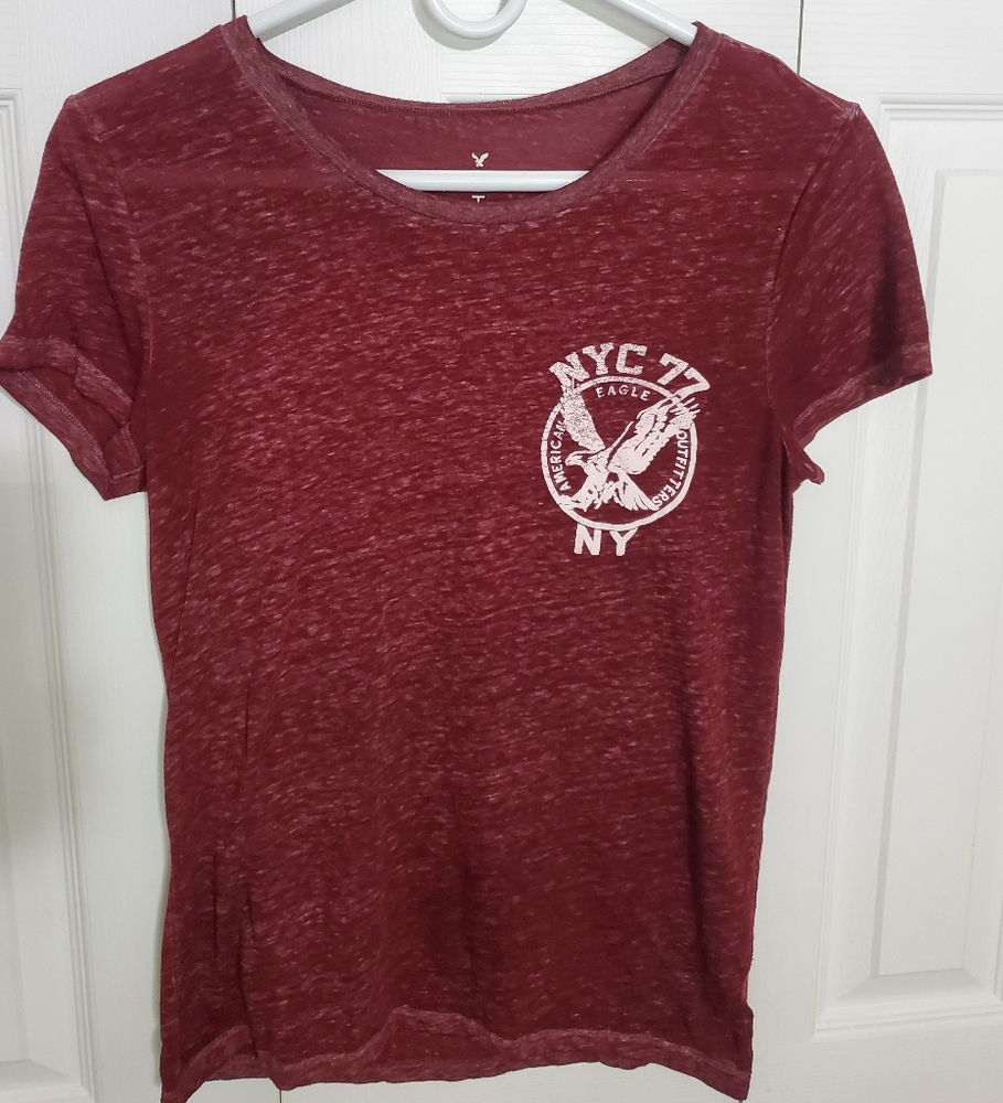 NWOT American Eagle Favorite T shirt